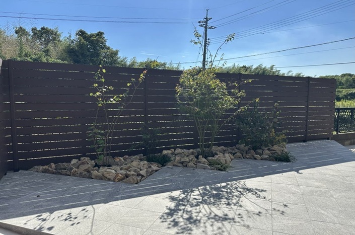 LIXIL,ココマ,腰壁,目かくし,テラス,物置,ディーズガーデン